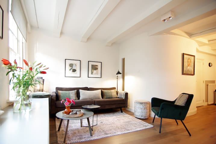 Sonnenberg – Canal side & view – Private & Central