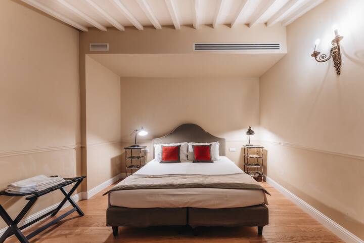 Le Ruote Apartment in Florence – 2 bedrooms 2 bath gallery image 3