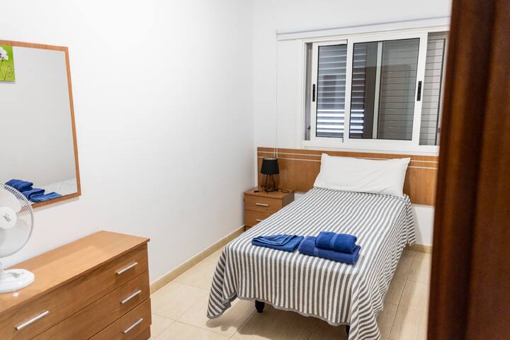 Schlafzimmer 1