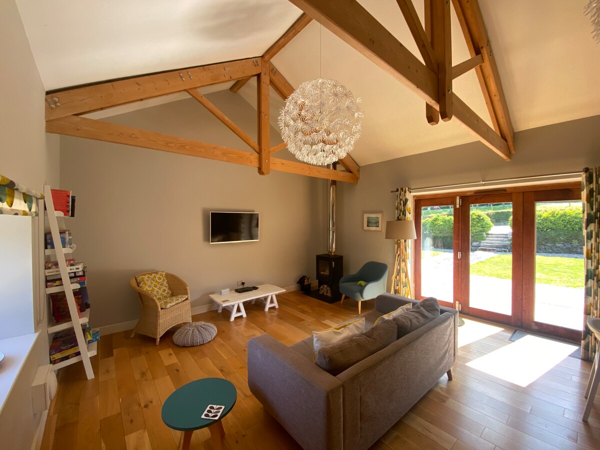 Top performing Airbnb: Beautiful Grade 2 listed conversion - Daisy Barn in Mevagissey