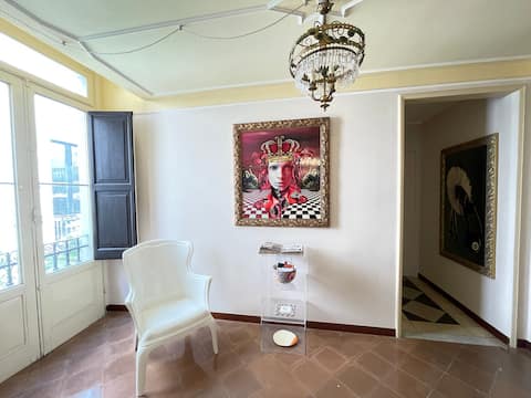 Annuncio Airbnb popolare: The Room in Vì Art Gallery a Conversano