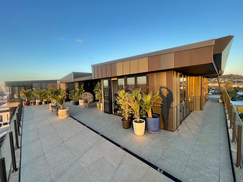 Penthouse, Grey Lynn