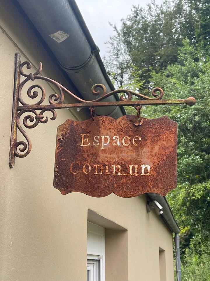 Nuit Insolite En Cabadienne + Ptit Déj + Cuisine - Landivisiau