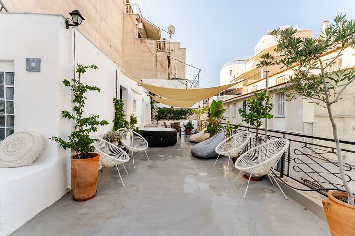 3BDR Ideal Central full apt +jacuzzi + terrace PVT gallery image 3