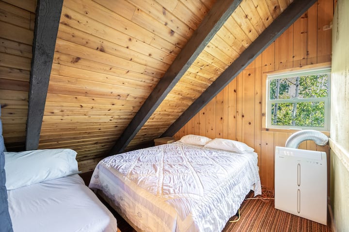 Брачен кревет (широк 180-220 см) со брачен кревет (широк 180-220