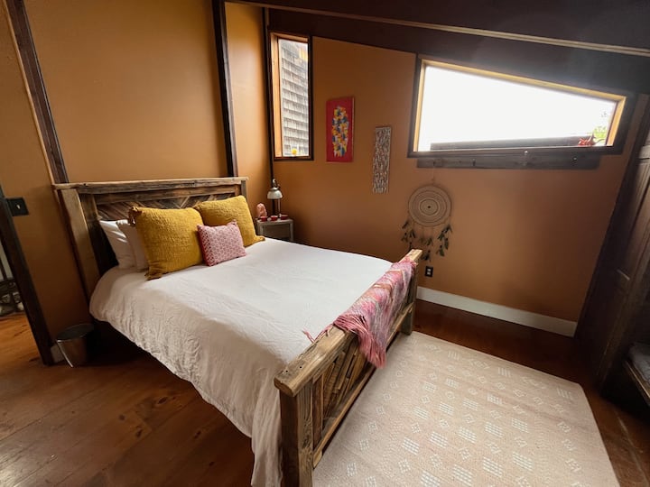 Chambre #2 (lit queen).