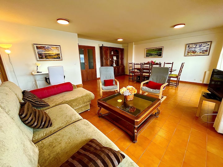 Excellent Location With Sea Views - Portonovo