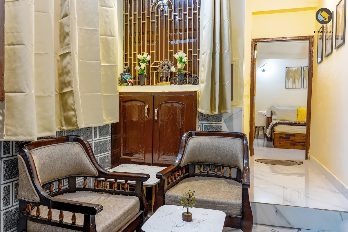 Room in Varanasi