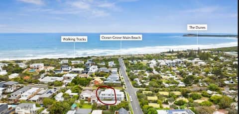 Top Airbnb: Baker Street Delight - 2 blocks to patrolled beach in Ocean Grove