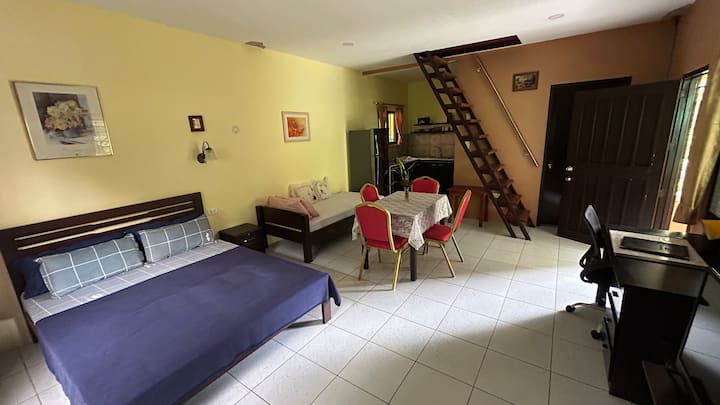 Beachfront House, Sibuyan Near Cresta De Gallo - Filipinas