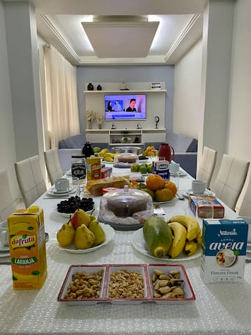 Copacabana, 50m da PRAIA, 4 quartos e 3 banheiros.