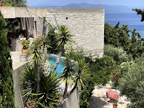 Architect-designed house, sea view