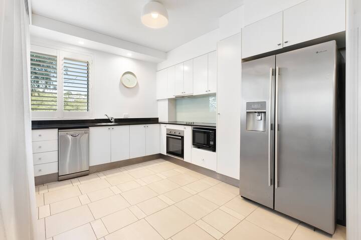 3 Bedroom in the Heart of Hastings Street gallery image 5