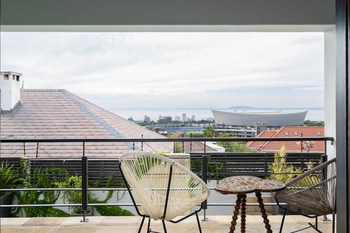 Unique Townhouse with Swimming pool and Views gallery image 3