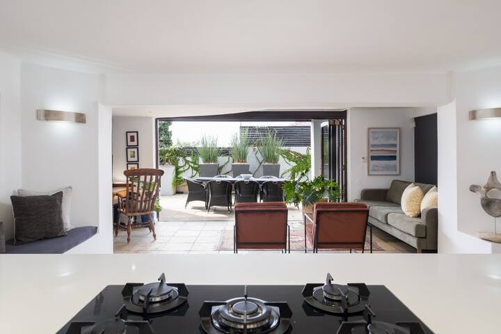 Unique Townhouse with Swimming pool and Views gallery image 2