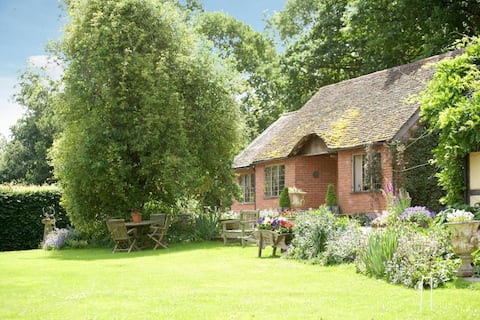 Top Airbnb: Long Cover Cottage in Malvern Hills