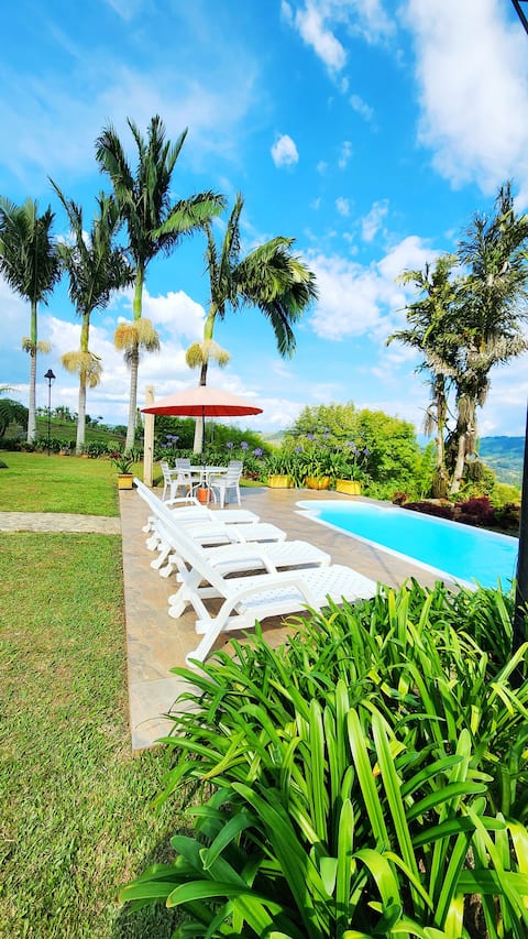 Spectacular estate, lake view