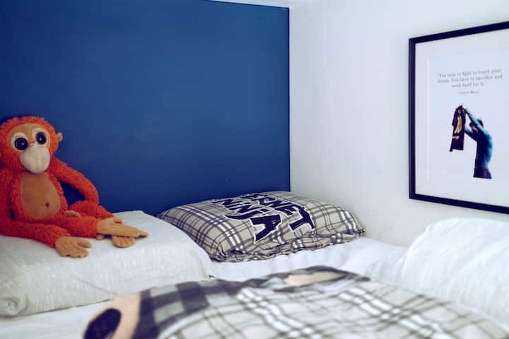 Spálňa 2: loftová posteľ má rozmery 160 x 200 cm. 