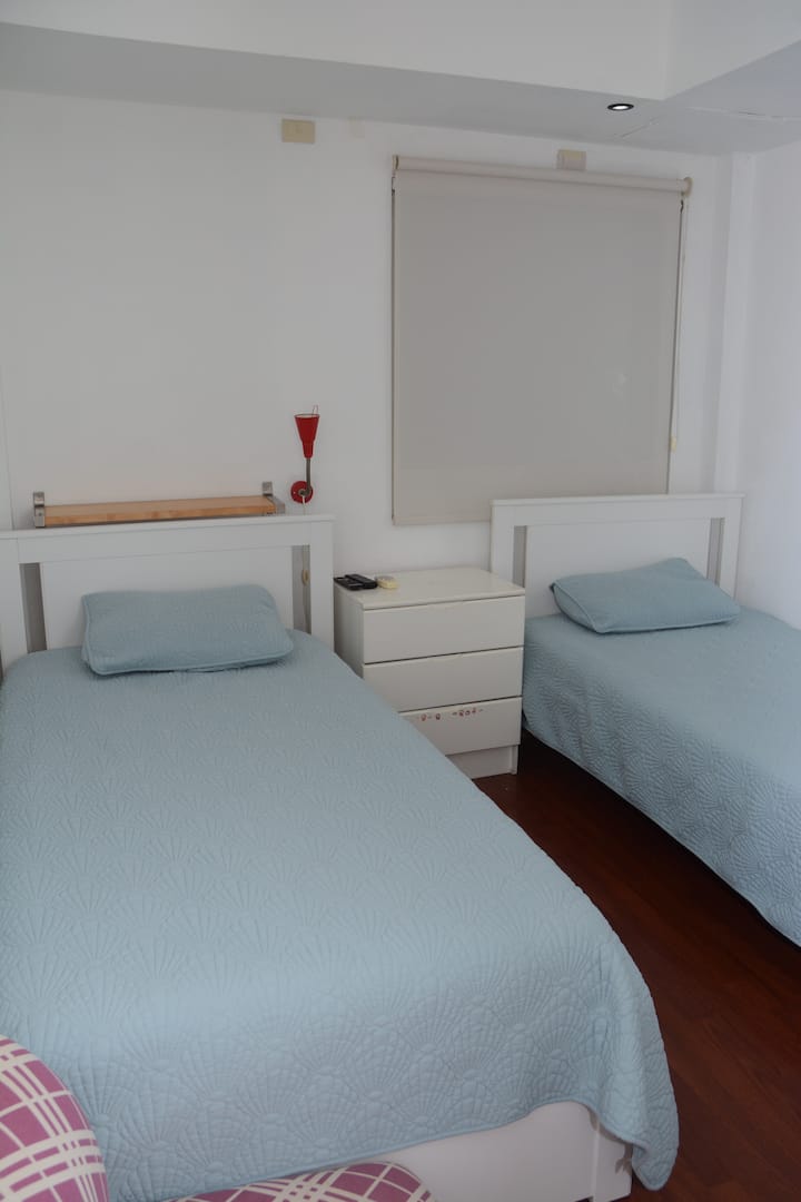 Schlafzimmer 2