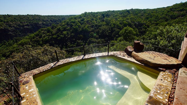 Spacious Family Suite with Pool & Scenic Views