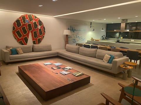 Top Airbnb: Penthouse Av.PEPE/500M2 linear/4 suites in Barra Da Tijuca