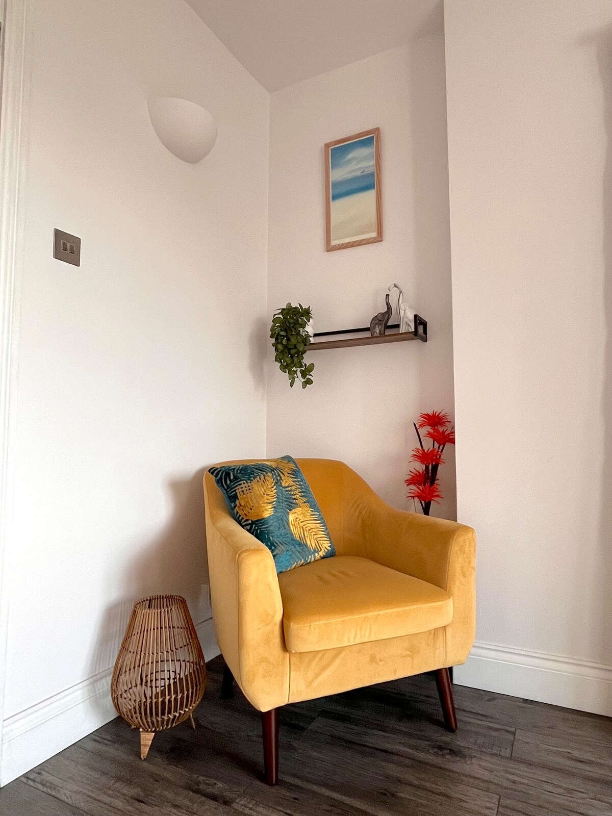 Top Airbnb: Spacious House with sea views & parking in Marazion