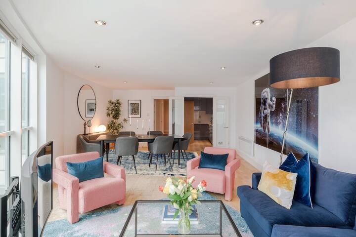 Thames Design Home:Sky-High LuxXe with AweSomeView gallery image 3