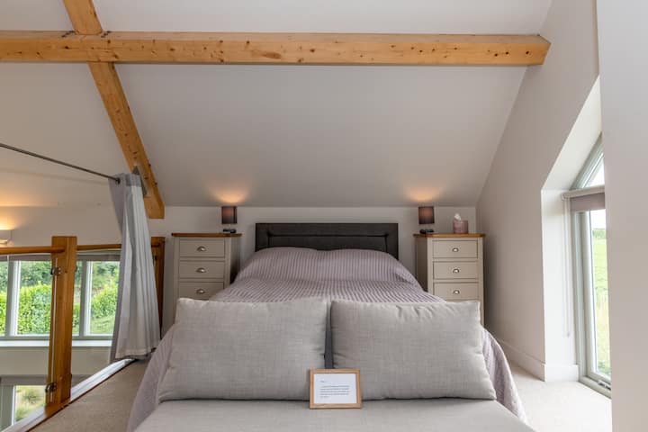 Seagull Chambre avec lit double, sur la galerie de couchage au-dessus du salon donc pas très privée mais un quartier charmant, NE CONVIENT PAS AUX ENFANTS