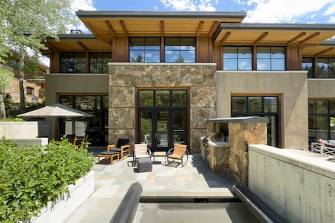Luxurious Mountain Modern Home in downtown Ketchum
