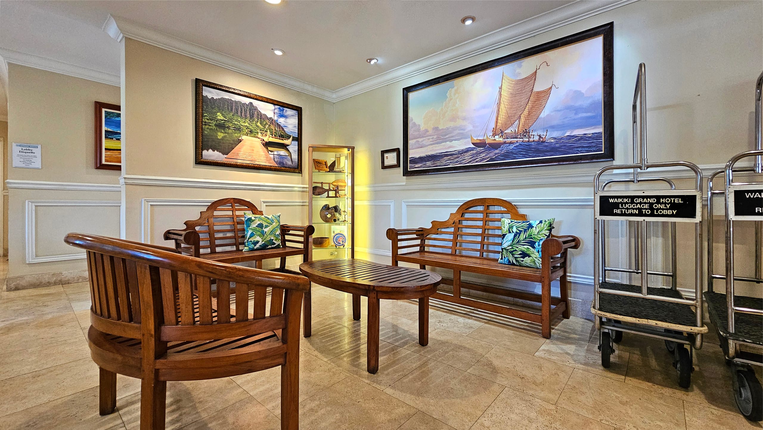 Condo in Honolulu · ★4.56 · Studio · 1 bed · 1 private bath - Image 9