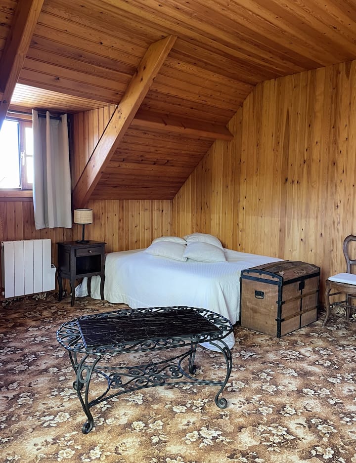 Chambre mezzanine ouverte (lit double) au 1er étage