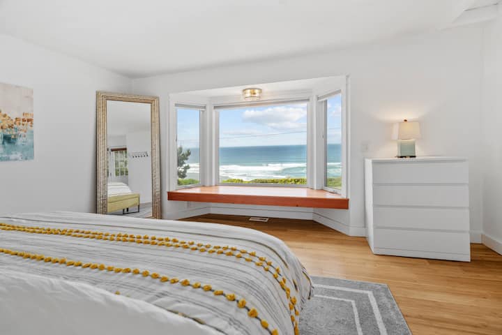 วิวห้องนอนใหญ่ เตียงคิงไซส์