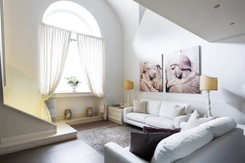 B. Sicilian Charming Stay Loft Catania City Center