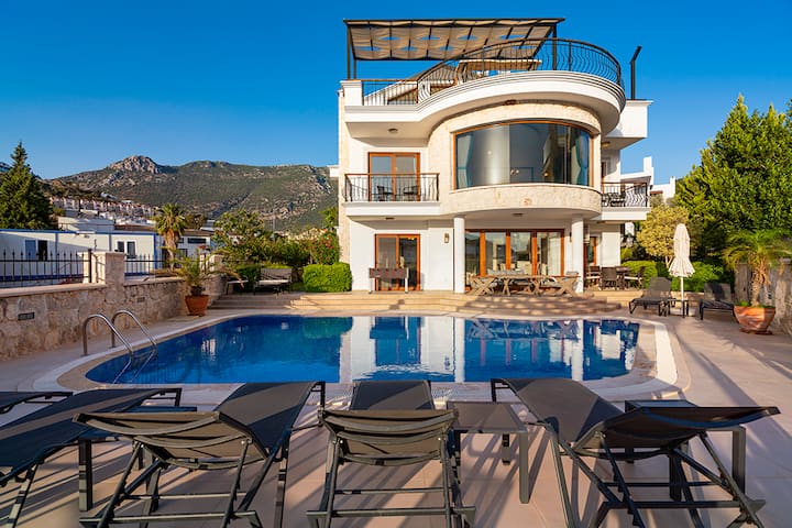 Villa Neria, Genießen Sie Eine Fantastische Lage Und Einen Atemberaubenden Meerblick. - Kalkan