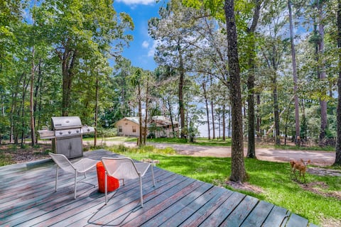 Lakeview Cabin in the woods, kayaks & SUP included
