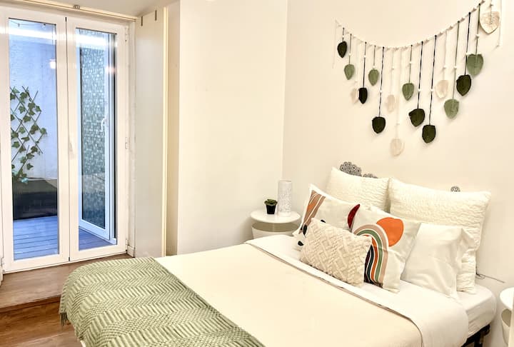 ห้องพักกว้างขวางและเบาสบาย ทางเข้าลานส่วนตัวโดยตรง
เตียงแสนสบาย