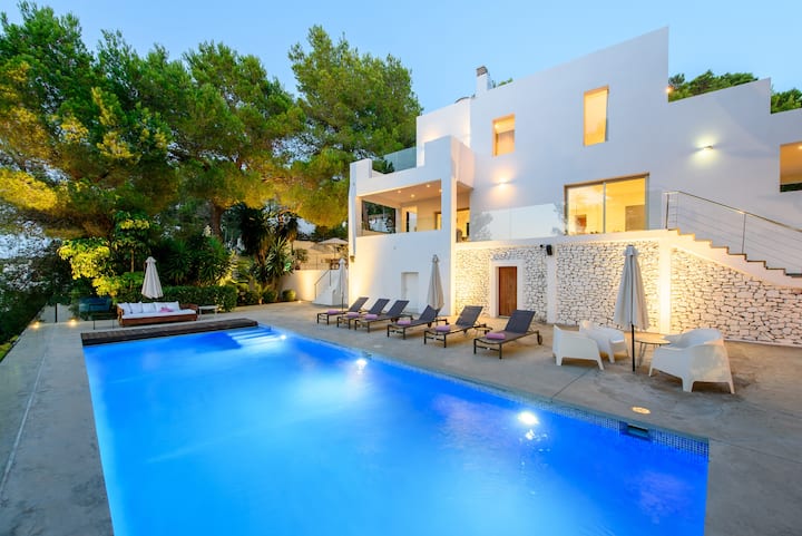 Serene Views Of San Antonio Bay | Pool | Garden