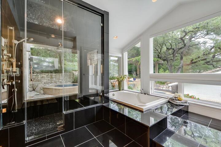 Contemporary Lake Austin Estate Near Downtown gallery image 5