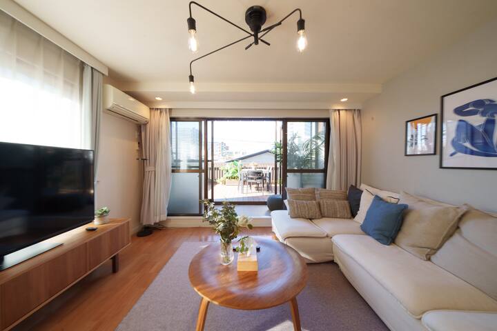 3BR Apartment with Rooftop Balcony and Car Parking gallery image 2