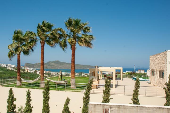 Heated Pool * Jacuzzi * 850mt to Beach & Tavernas gallery image 3