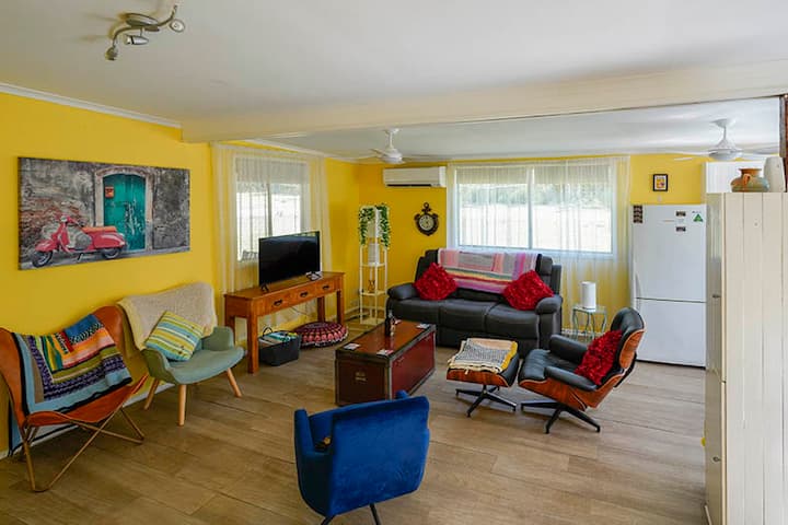 4-acres, 4 Bedrooms Bush/beach/great Barrier Reef - Agnes Water