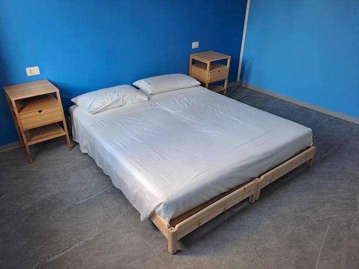 卧室可提供2张单人床或1张双人床