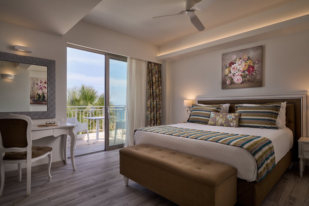 Gözəl dəniz mənzərəli 2-ci rahat yataq otağı.