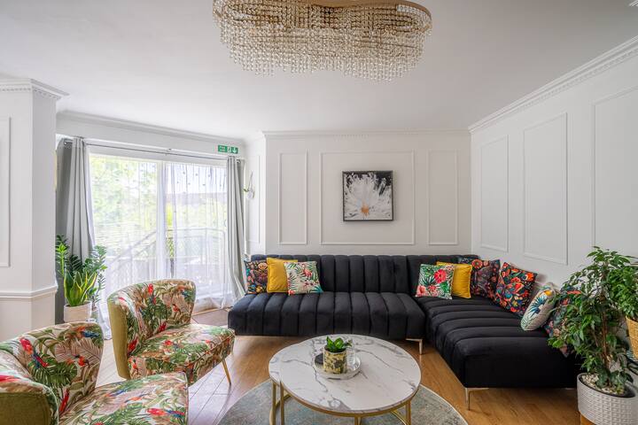 City Centre house – Arthur’s Seat View, Parking gallery image 2