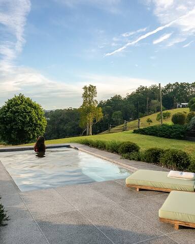 Thirlestane Farm Cottage & Barn-Cooroy gallery image 4