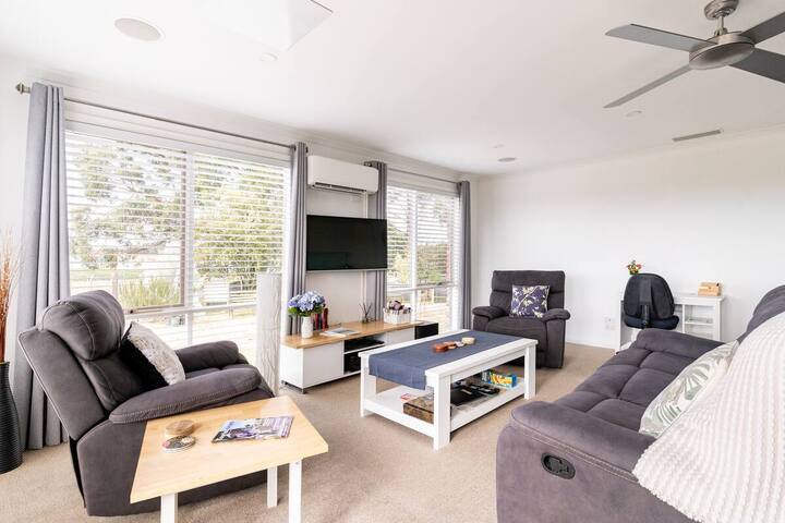 Yarra Valley Views Spacious 2 bedroom guest suite gallery image 3