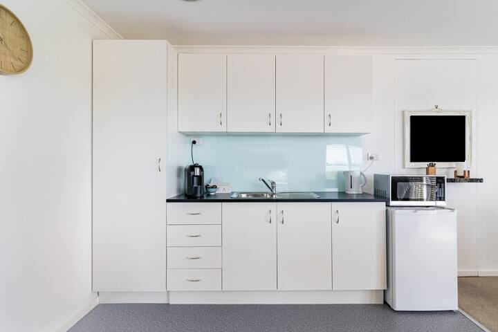 Yarra Valley Views Spacious 2 bedroom guest suite gallery image 4