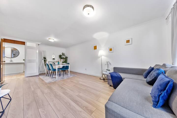 The Queensborough 2 Bed Apartment by Hyde Park gallery image 5