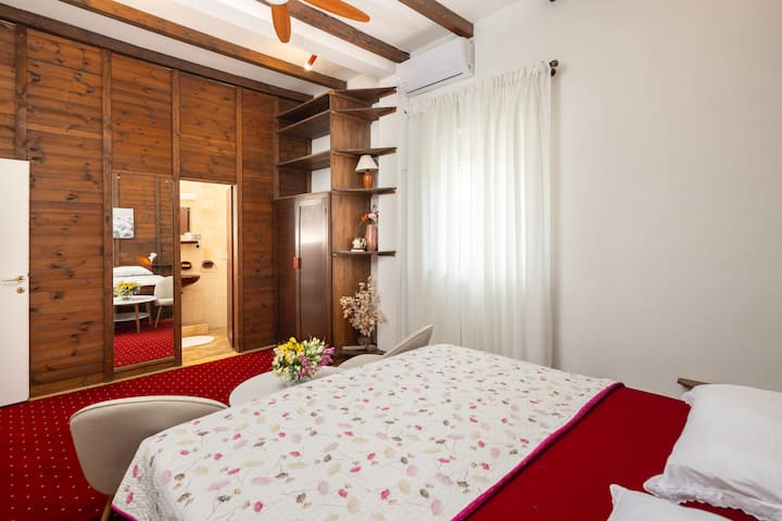 غرفة النوم 1