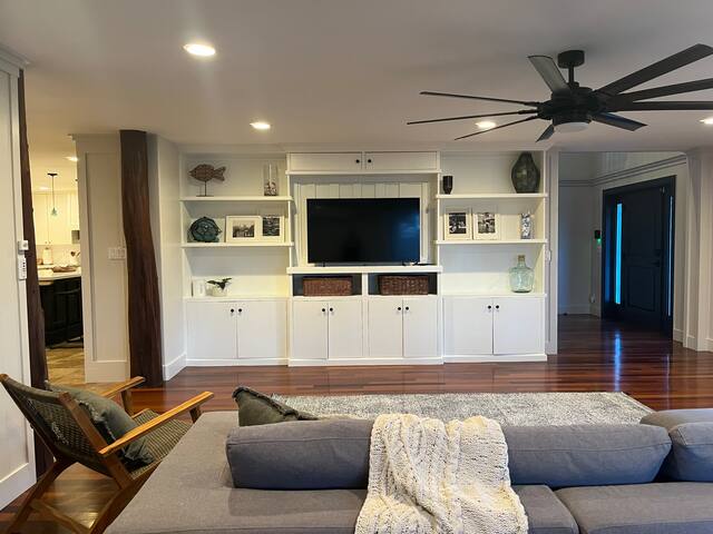 5 Bedroom Home, Hukilau beach, AC, 90-day gallery image 3